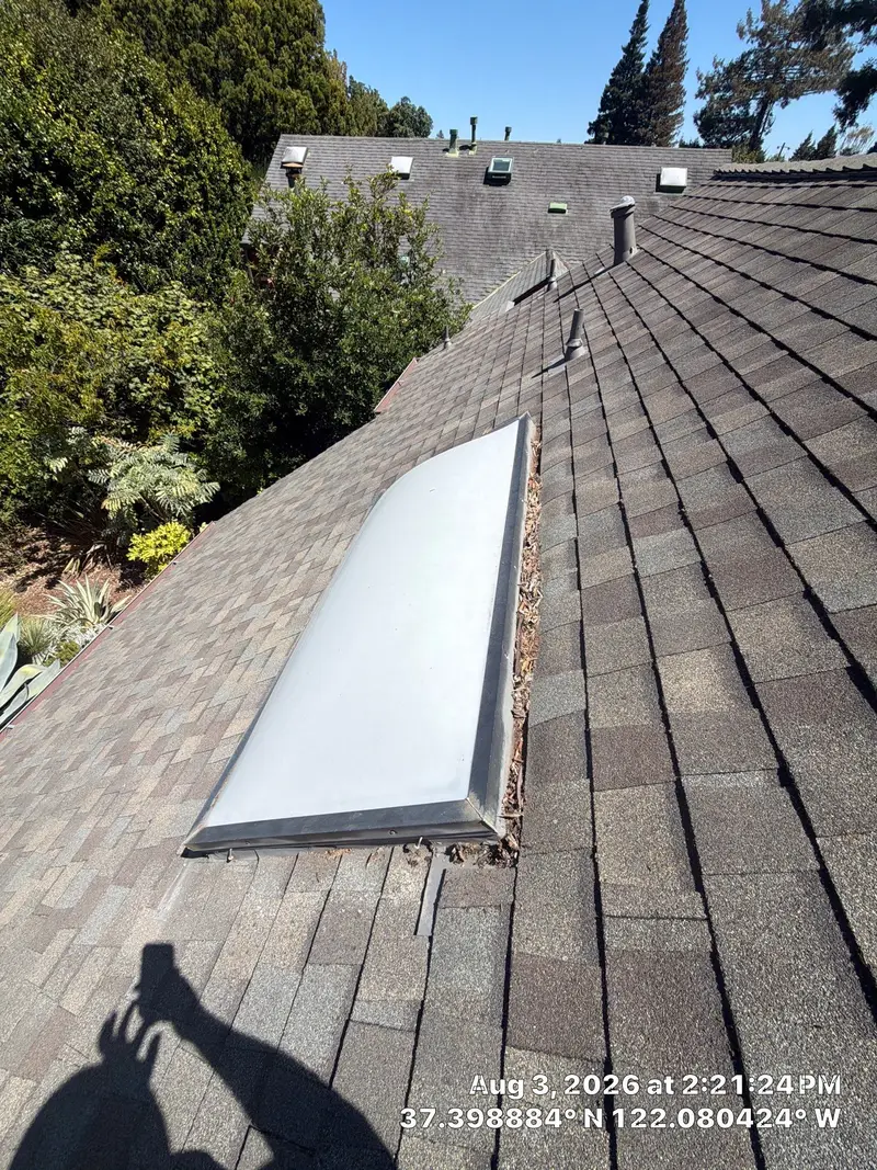 ROOF EXPRESS roofing crew job photo in Mountain View, CA (Aug 2026)