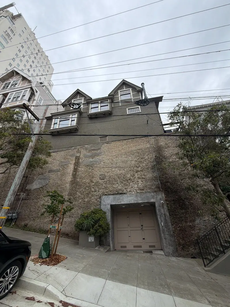 ROOF EXPRESS roofing crew job photo in San Francisco, CA (Jun 2026)