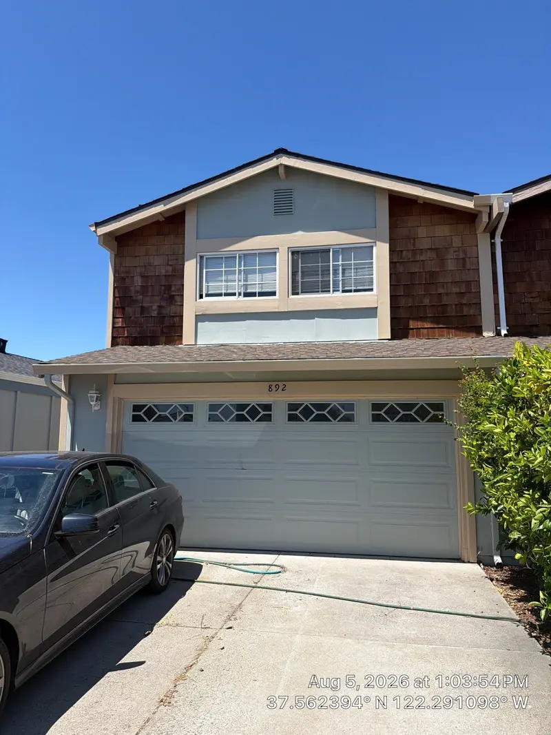 ROOF EXPRESS roofing crew job photo in San Mateo, CA (Aug 2026)